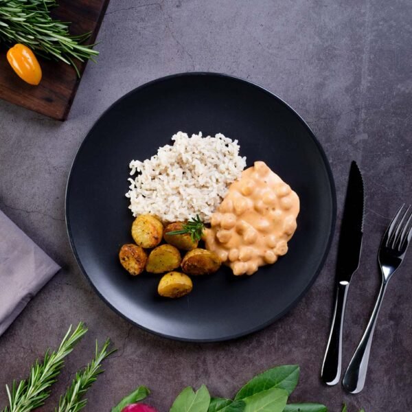Strogonoff de grão de Bico com Arroz Integral e Batatas Rústicas