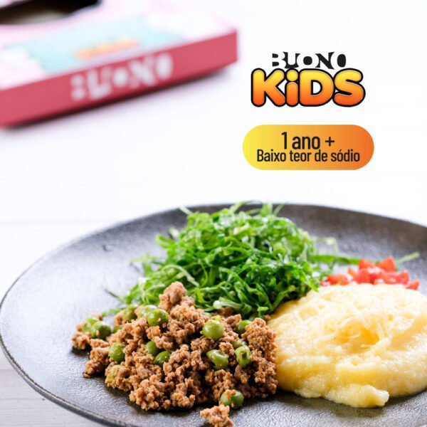 Polenta-carne-com-ervilhas-e-couve-refogada-Buono-Kids